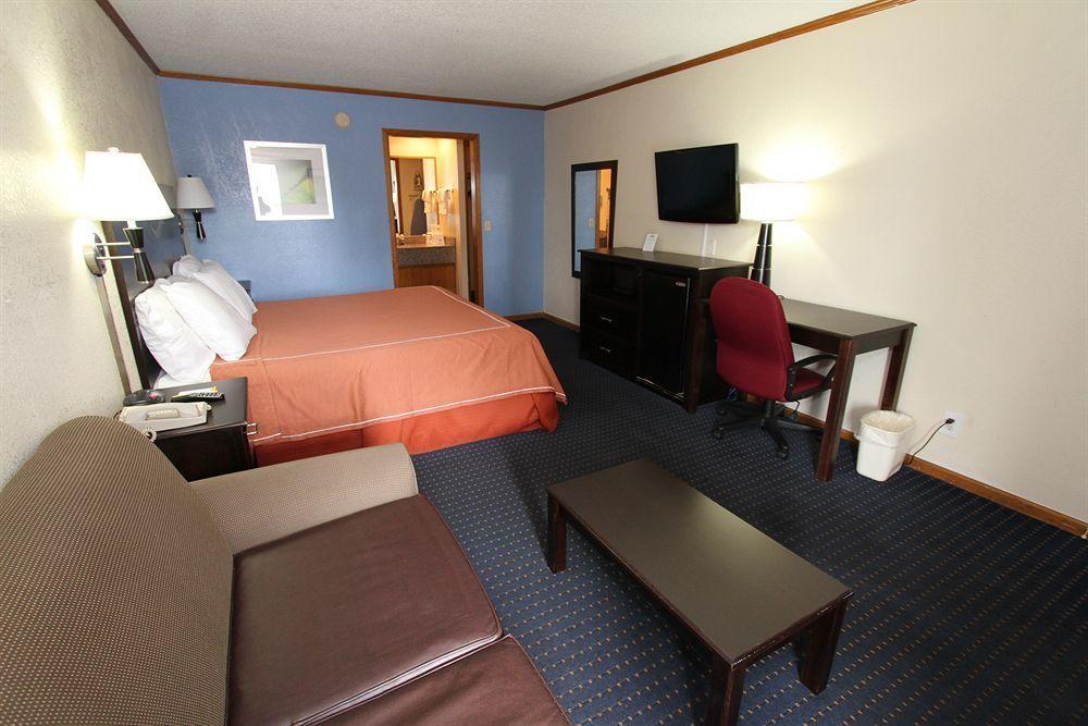 Days Inn Kansas City-Worlds Of Fun Екстер'єр фото